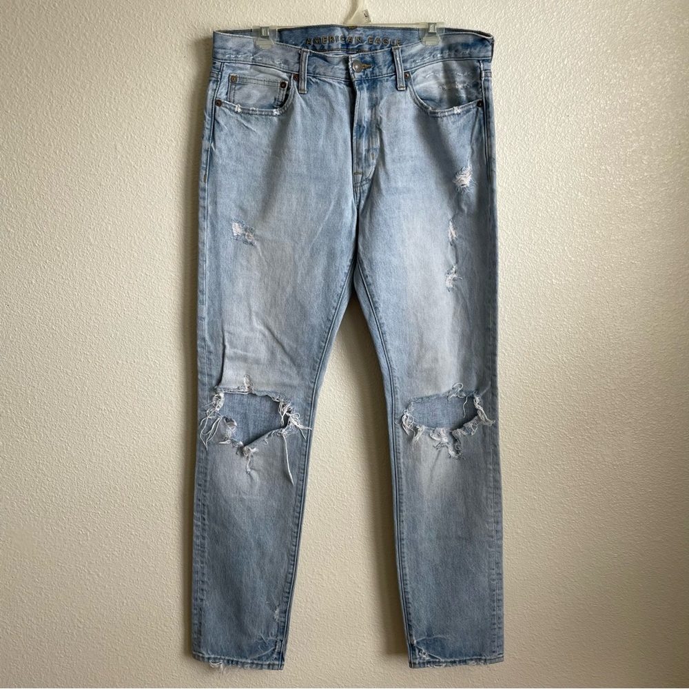 Mens American Eagle Light Wash 33 x 34 Ripped Jeans AE